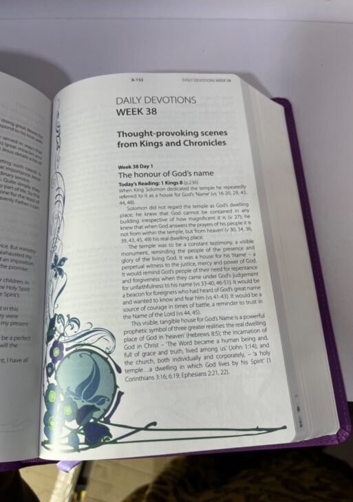 Women’s Devotional and Study Bible GNT