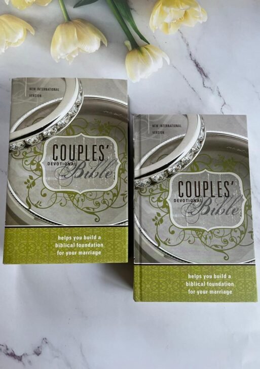 NIV, Couples' Devotional Bible